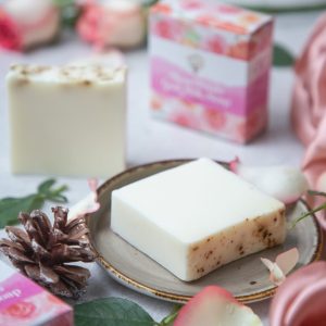 ROSE PETALS GOAT MILK SOAP - MADE WITH NATURAL HERBS, BUTTERS AND COLD PRESSED OILS